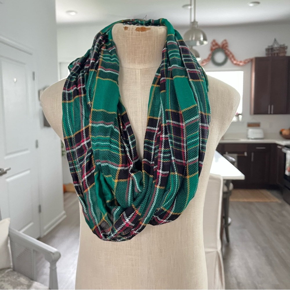 C Est 1946 Green Plaid Scarf